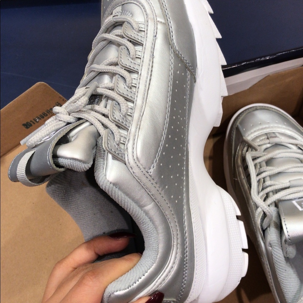Fila premium silver Metallic sneakers - Picture 2 of 4